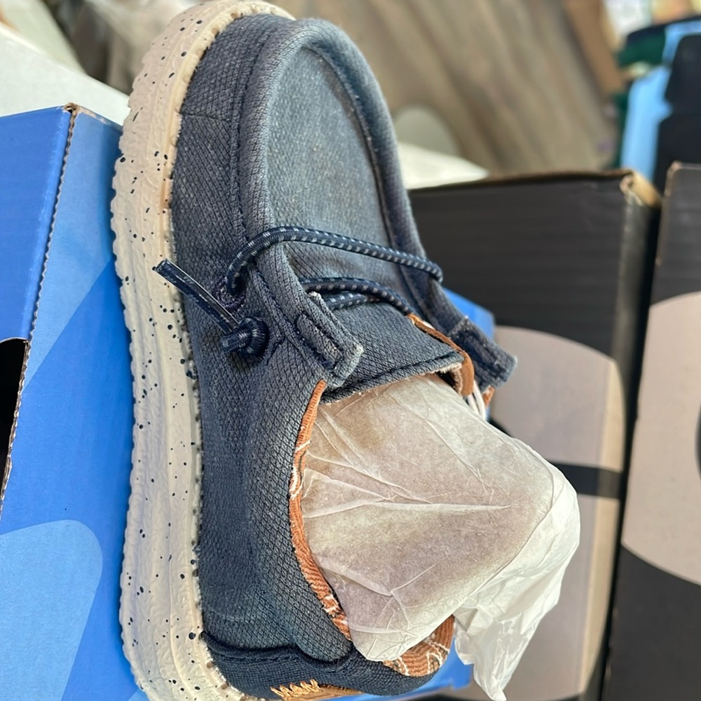 Hey dude shoe